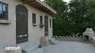 نمای محوطه اقامتگاه بوم گردی عباس برزگر - بوانات - روستای بزم
